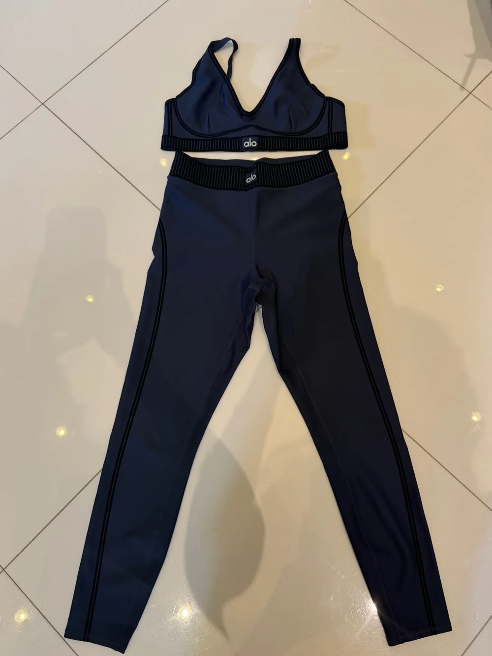 Alo Airlift Line Up Matching Set Navy